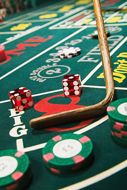 Capsa Banting game interface with live dealer and player cards